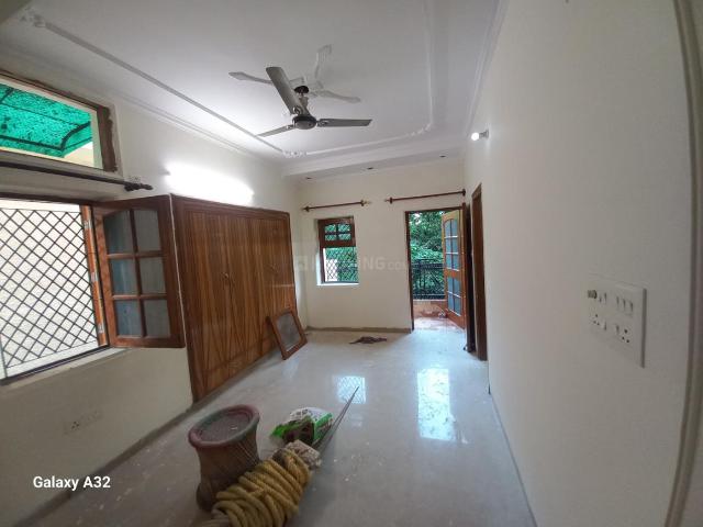 Flat for rent in East Delhi, Deri