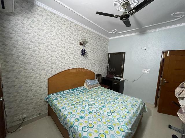 Flat for sale in East Delhi, Deri