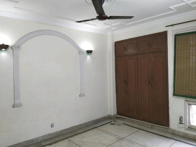 Flat for sale in East Delhi, Deri
