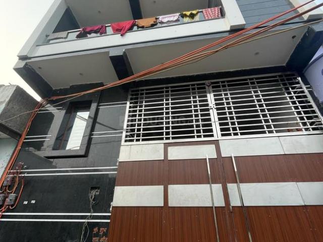 Flat for rent in Najafgarh, Delhi