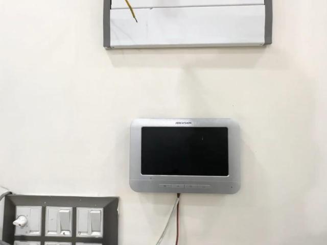 Flat for sale in South West Delhi, Deri