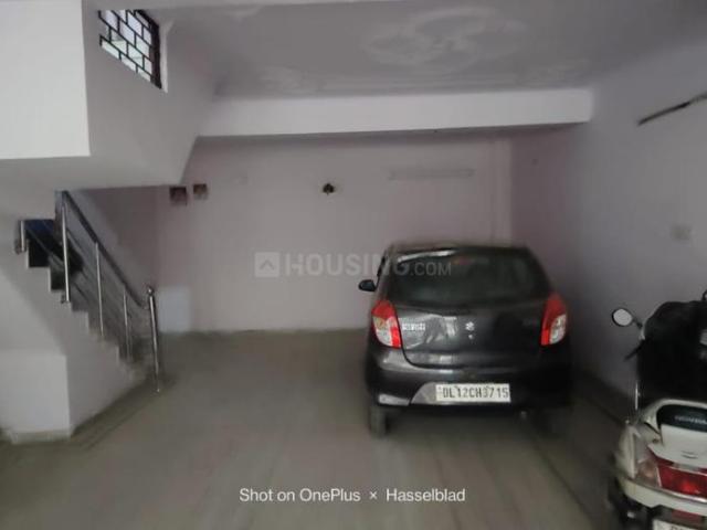 Flat for sale in West Delhi, Deri