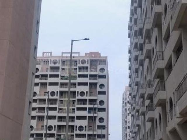 Flat for sale in North Delhi, Deri