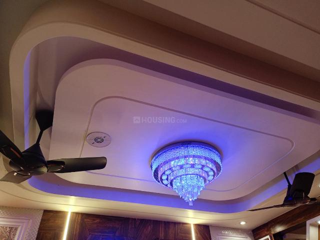 Flat for sale in West Delhi, Deri