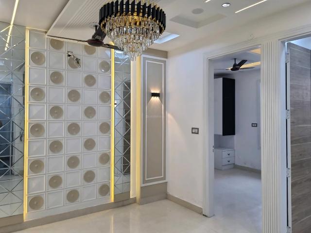 Flat for sale in West Delhi, Deri