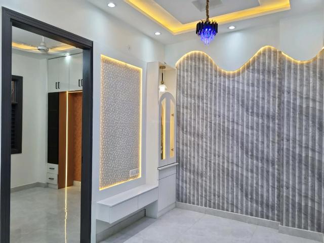 Flat for sale in West Delhi, Deri