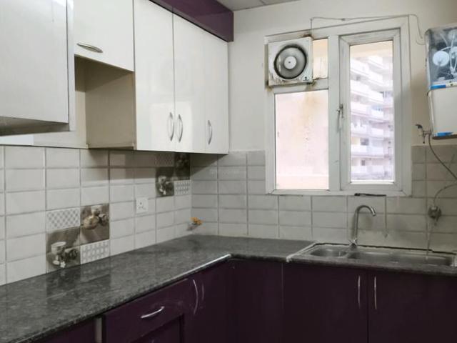 Flat for rent in Noida
