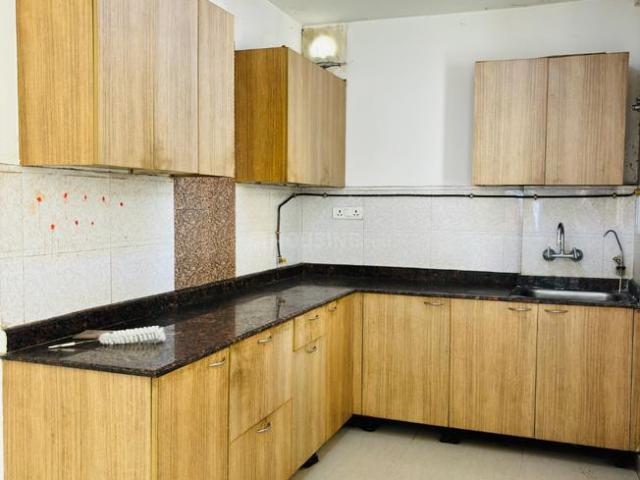 Flat for rent in Noida