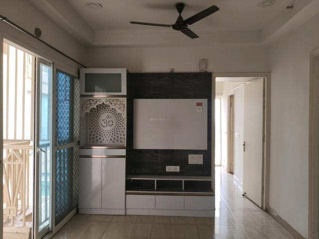 Flat for rent in Noida