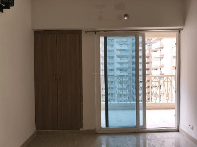 Flat for rent in Noida