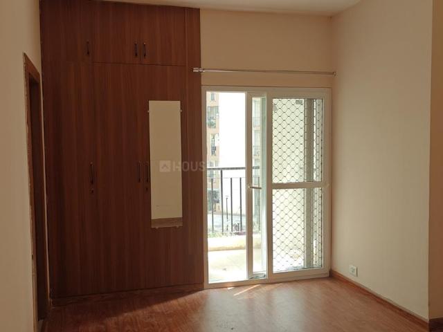 Flat for rent in Amrapali Dream Valley, Gautam Buddha Nagar