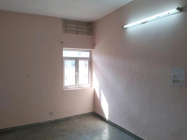 Flat for rent in West Delhi, Deri