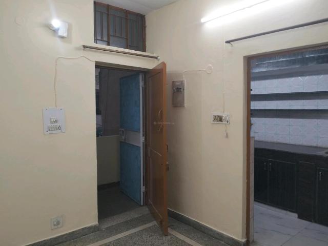 Flat for rent in Paschim Vihar, Delhi