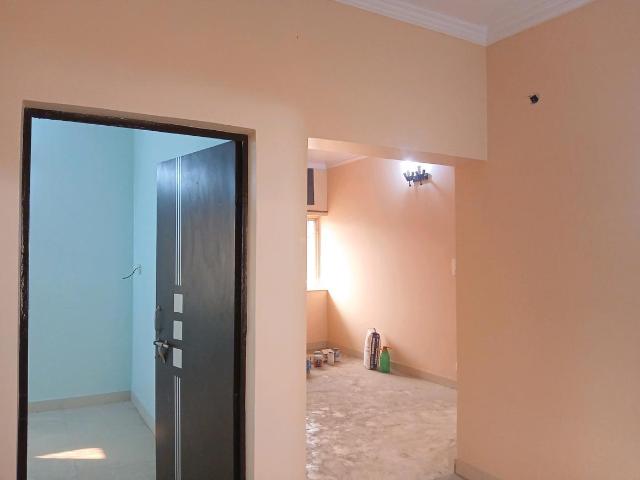 Flat for sale in West Delhi, Deri