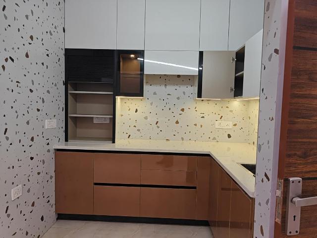 Flat for sale in Paschim Vihar, Delhi