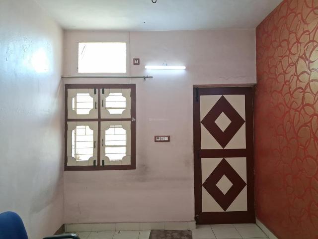 Flat for sale in West Delhi, Deri