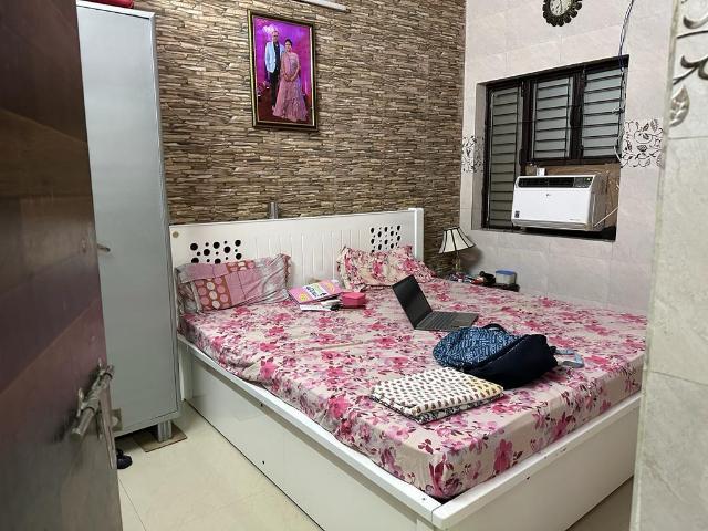Flat for sale in West Delhi, Deri