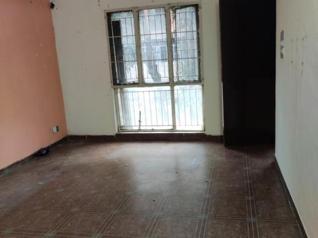 Flat for sale in West Delhi, Deri