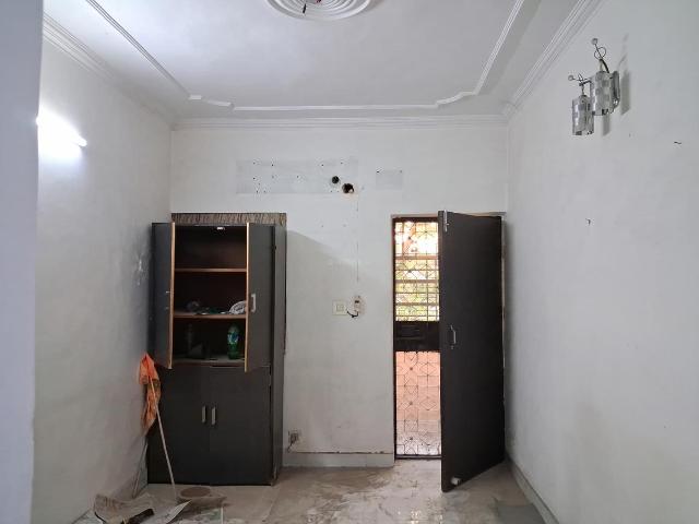 Flat for sale in West Delhi, Deri