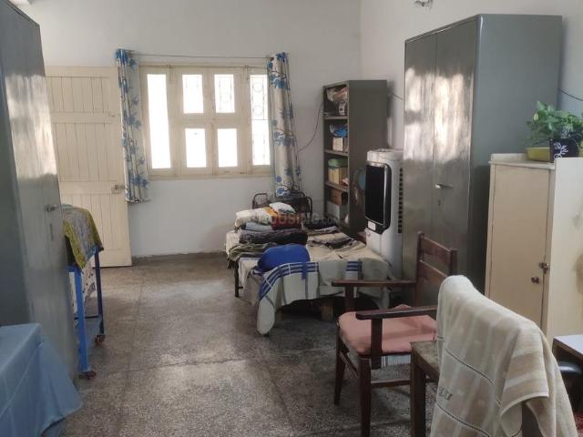 Flat for sale in West Delhi, Deri