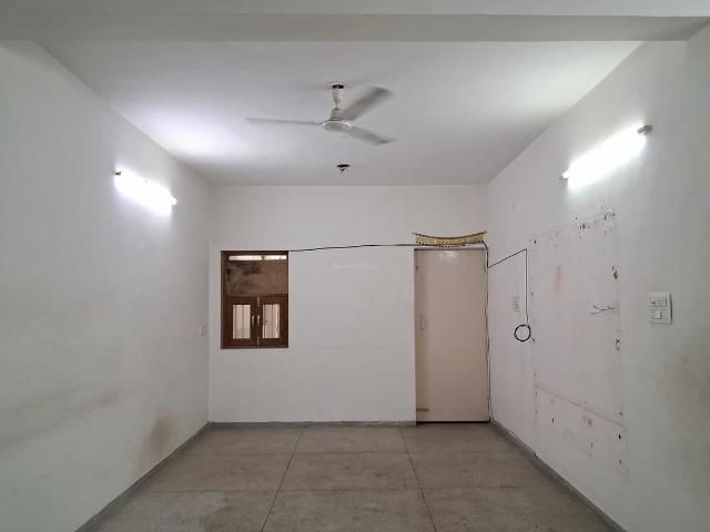 Flat for sale in West Delhi, Deri