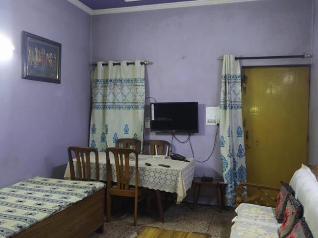Flat for sale in West Delhi, Deri