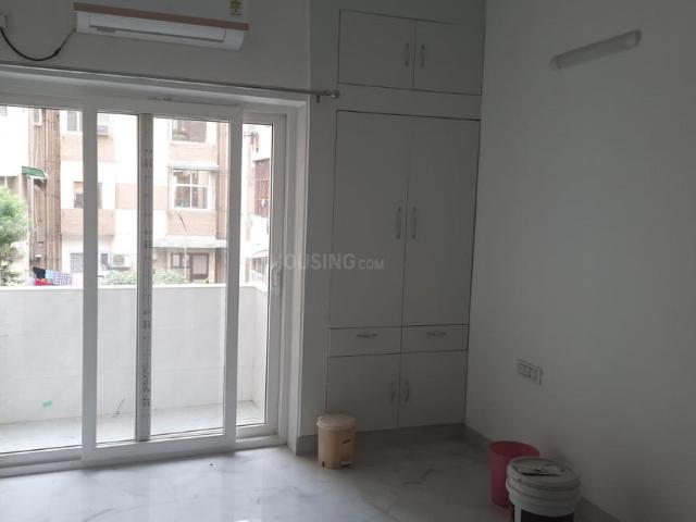 Flat for rent in East Delhi, Deri