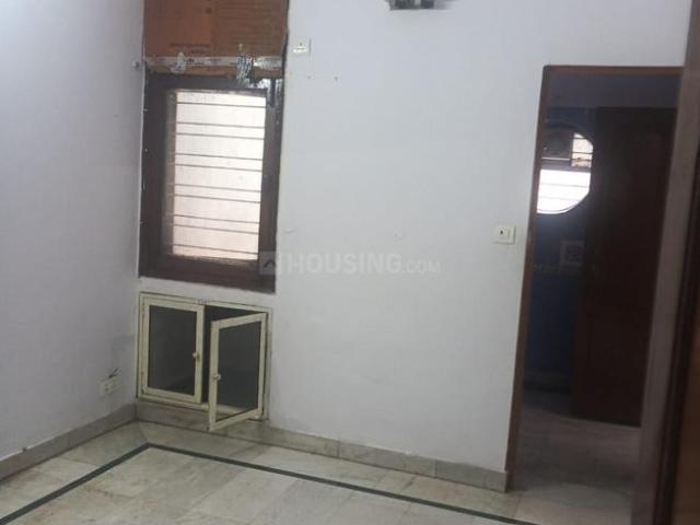 Flat for rent in East Delhi, Deri