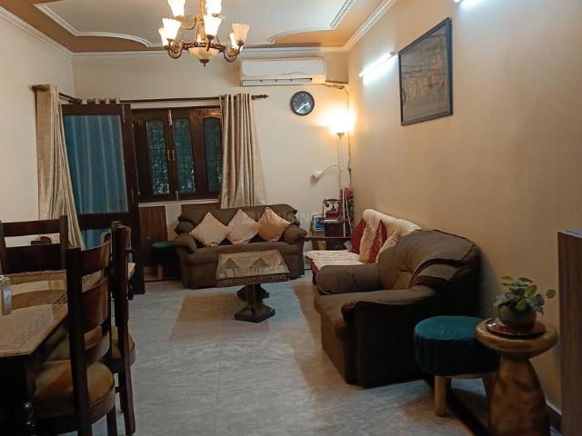 Flat for sale in East Delhi, Deri
