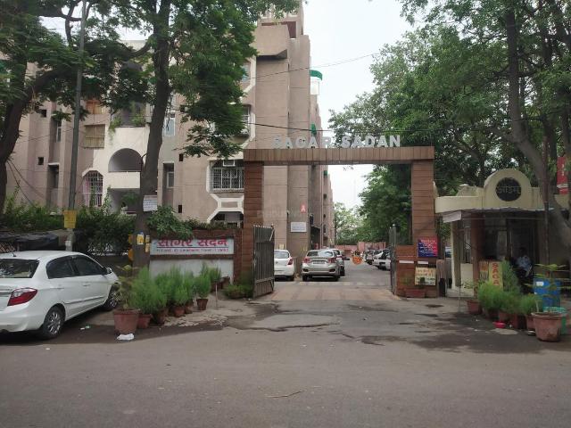 Flat for sale in East Delhi, Deri