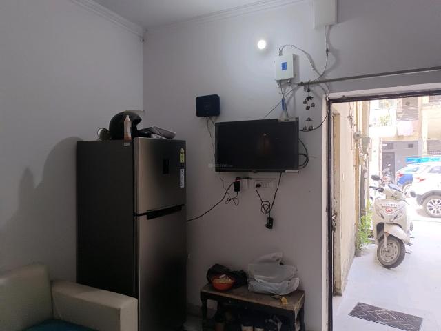 Flat for rent in North West Delhi, Deri