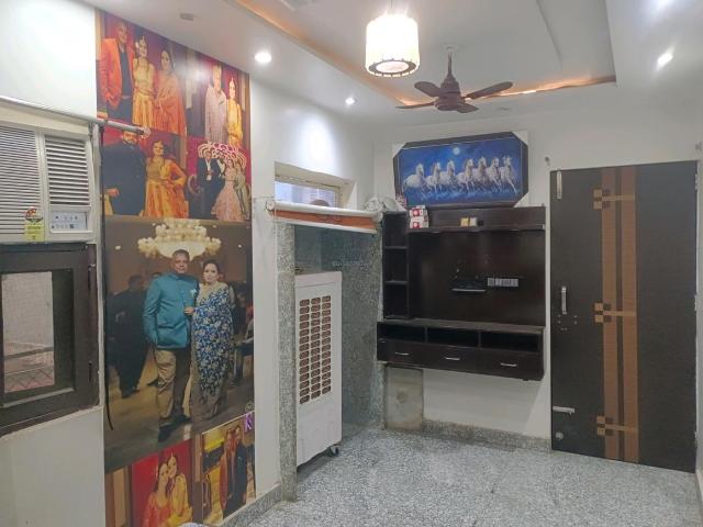 Flat for rent in North West Delhi, Deri