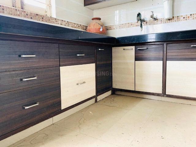 Flat for rent in Sarkhej, Gujarat