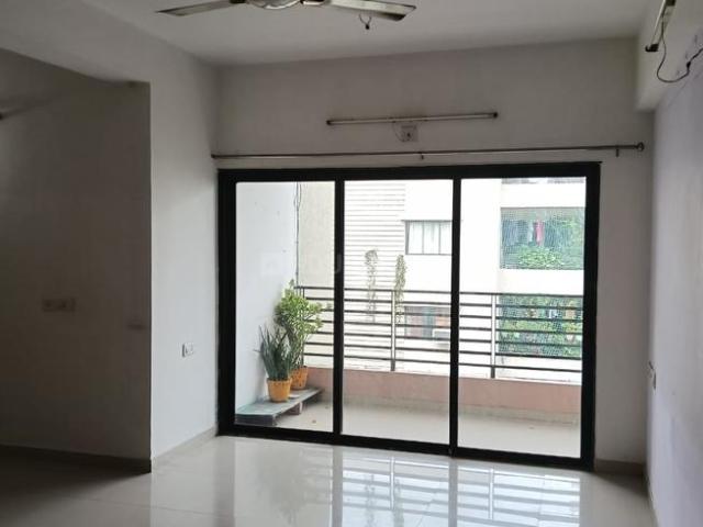 Flat for rent in Sarkhej, Gujarat