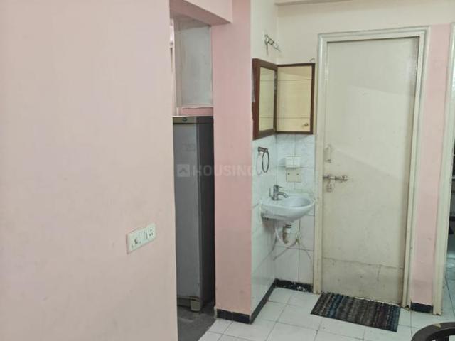 Flat for rent in Sarkhej, Gujarat