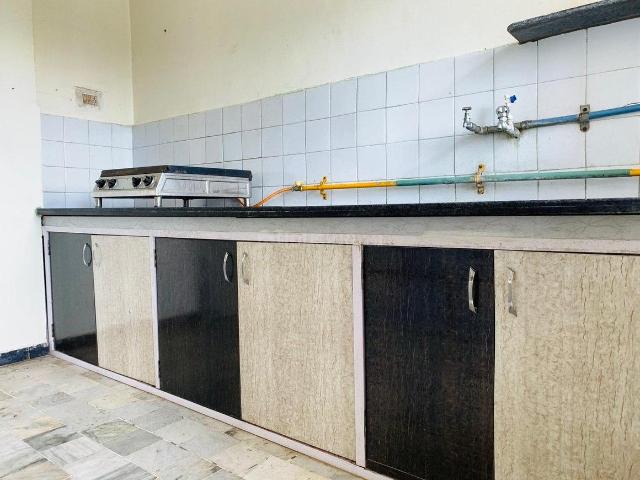 Flat for rent in Sarkhej, Gujarat