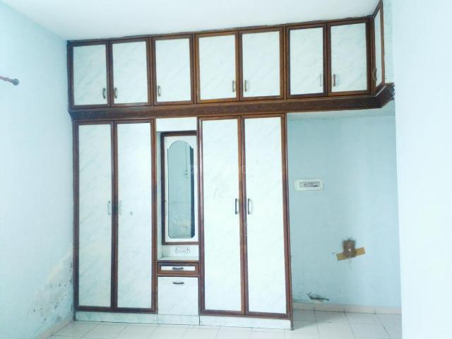 Flat for rent in Sarkhej, Gujarat