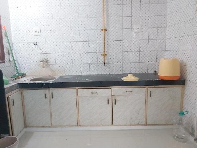 Flat for rent in Sarkhej, Gujarat