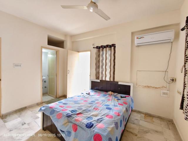 Flat for rent in Vadodara, Gujarat