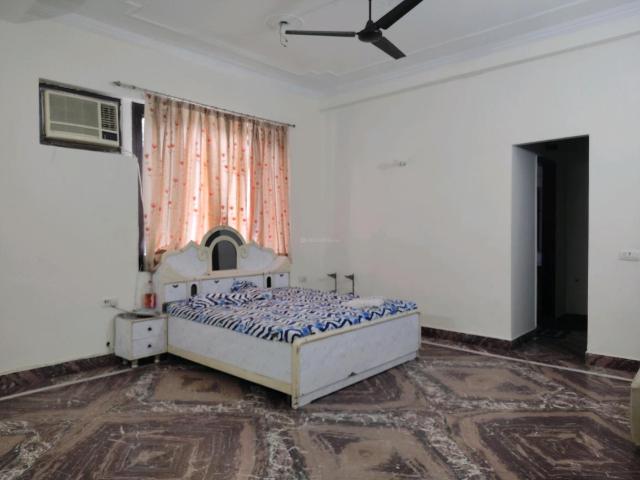 Flat for rent in South Delhi, Deri