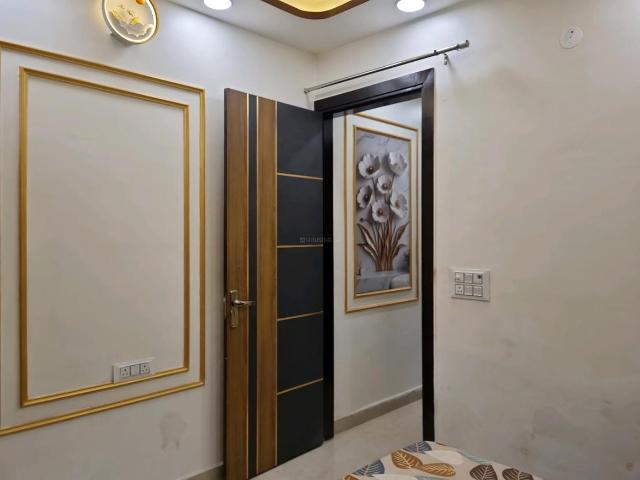 Flat for sale in West Delhi, Deri