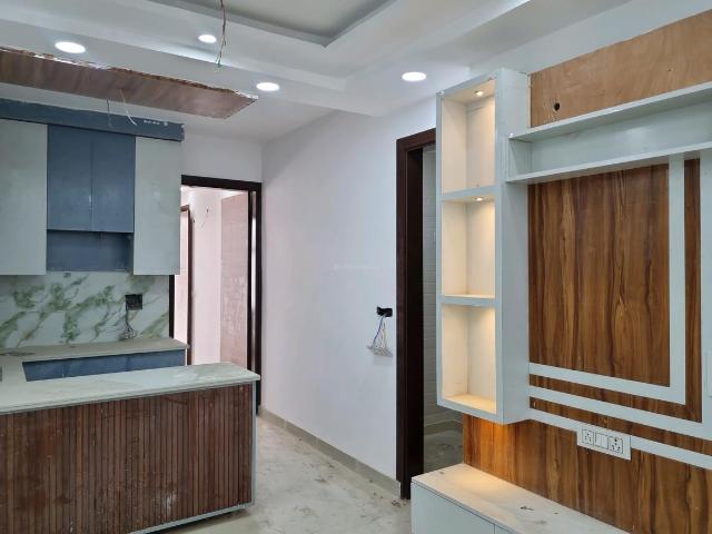 Flat for sale in West Delhi, Deri