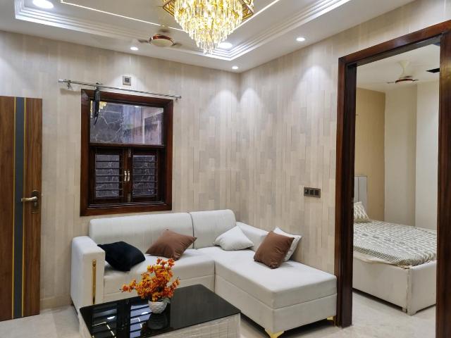 Flat for sale in West Delhi, Deri