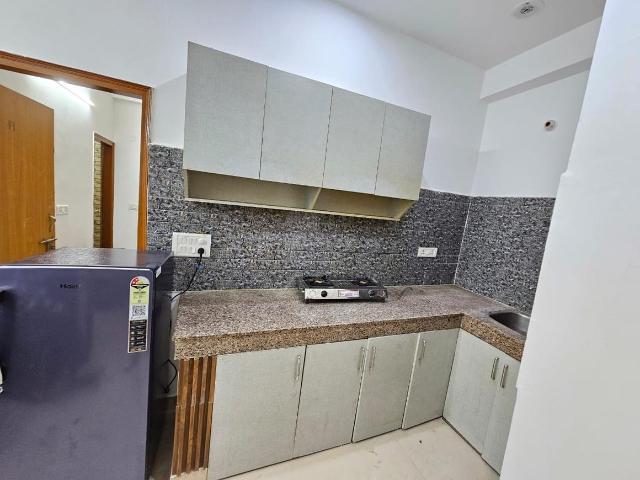 Flat for rent in South Delhi, Deri
