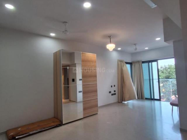 Flat for rent in Khar, Mumbai