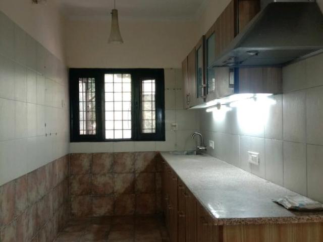 Flat for rent in Deri