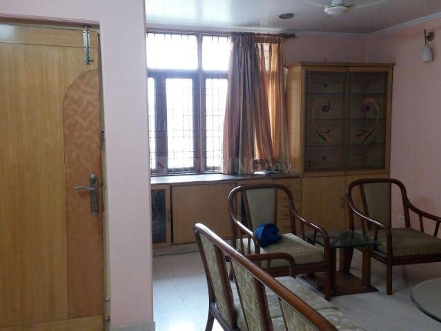 Flat for rent in Deri