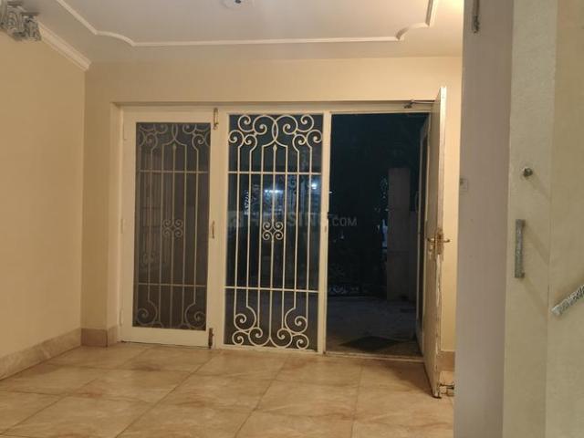 Flat for rent in Deri