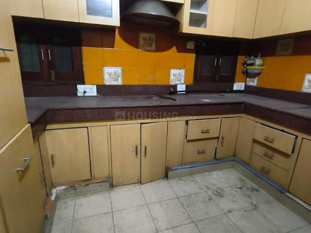 Flat for rent in Deri