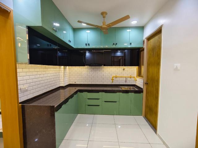 Flat for rent in Sarkhej, Gujarat